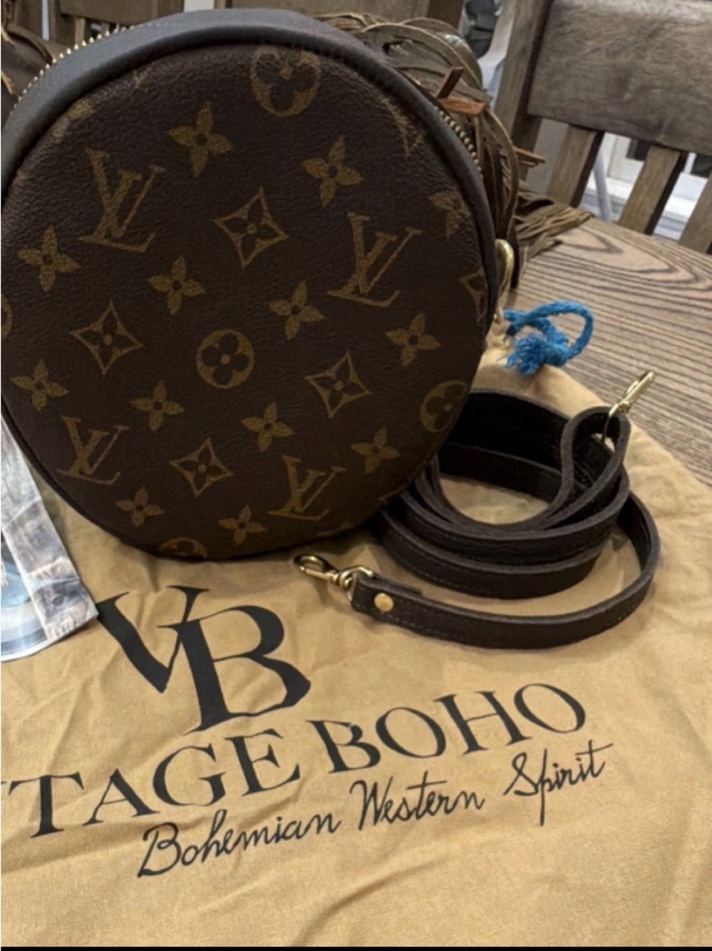 Stunning & Chic Vintage Boho bags Louis Vuitton Safari bag LIKE NEW